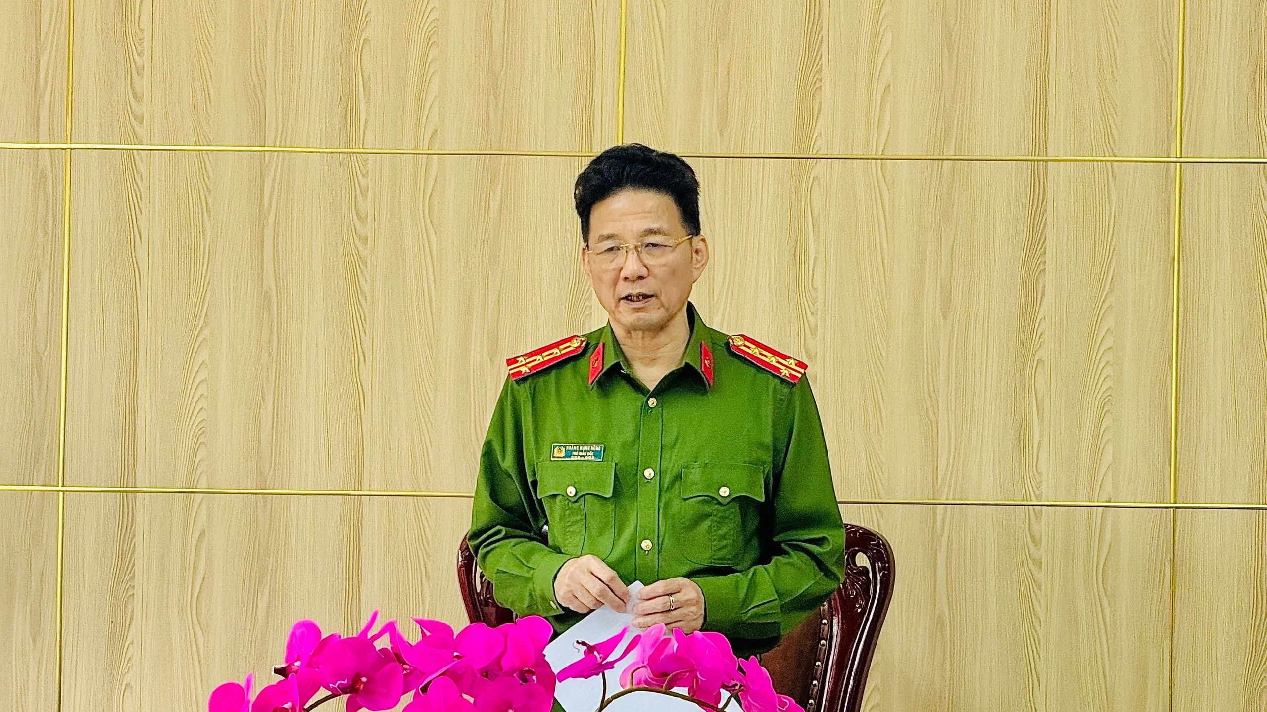anh-2-dai-ta-hoang-manh-hung-pho-giam-doc-cong-an-tinh-thu-truong-co-quan-thi-hanh-an-hinh-su-truong-tieu-ban-chi-dao-dac-xa-cong-an-tinh-chu-tri-hoi-nghi.jpg