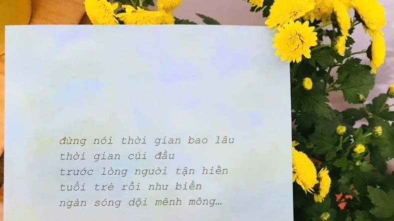 Người lính trẻ đã dành nhiều tình cảm, tâm huyết cho tập trường ca về đồng đội. Người lính trẻ đã dành nhiều tình cảm, tâm huyết cho tập trường ca về đồng đội.