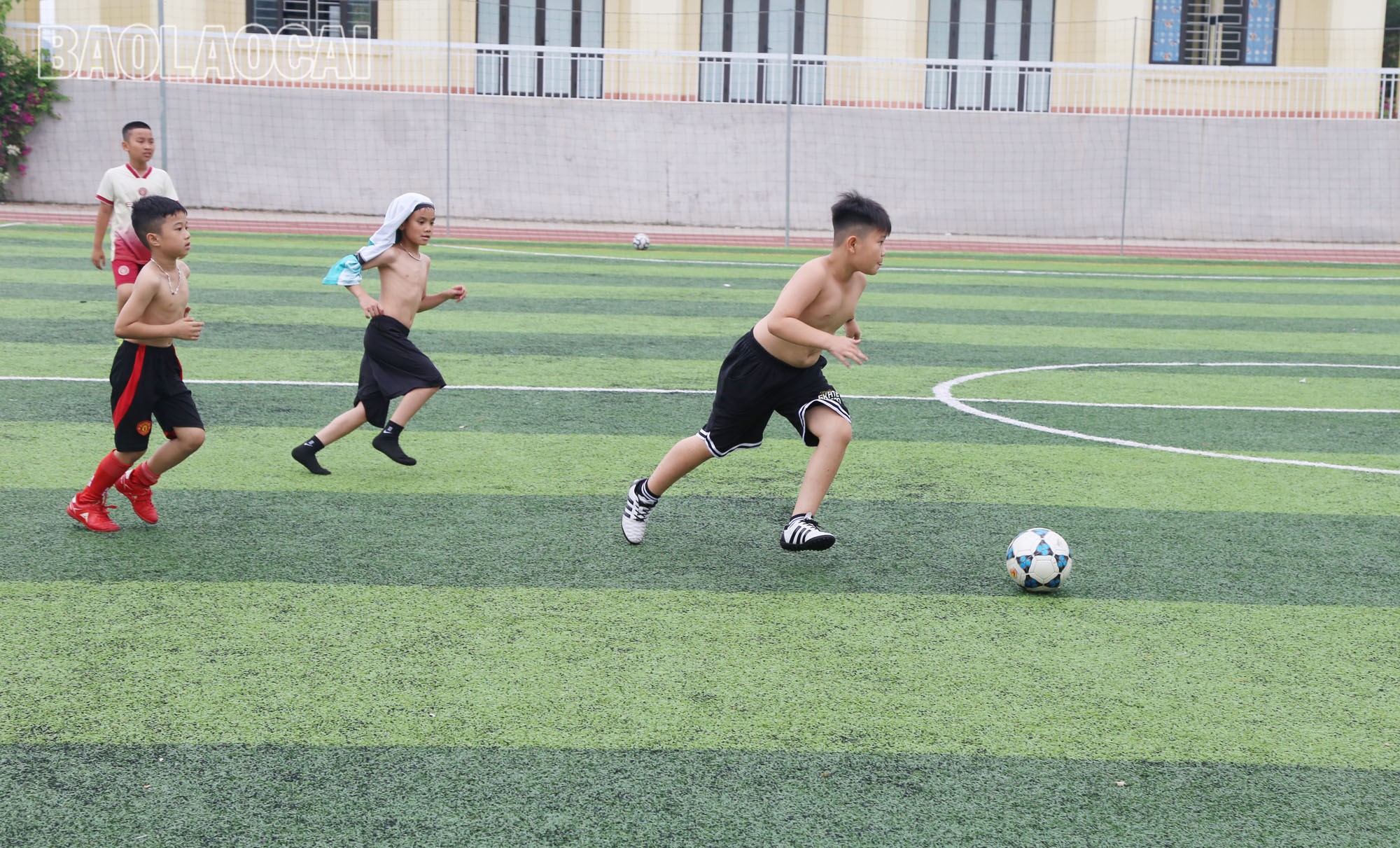 Bóng đá là môn thể thao rèn luyện sức khỏe rất tốt. a1-7.jpg