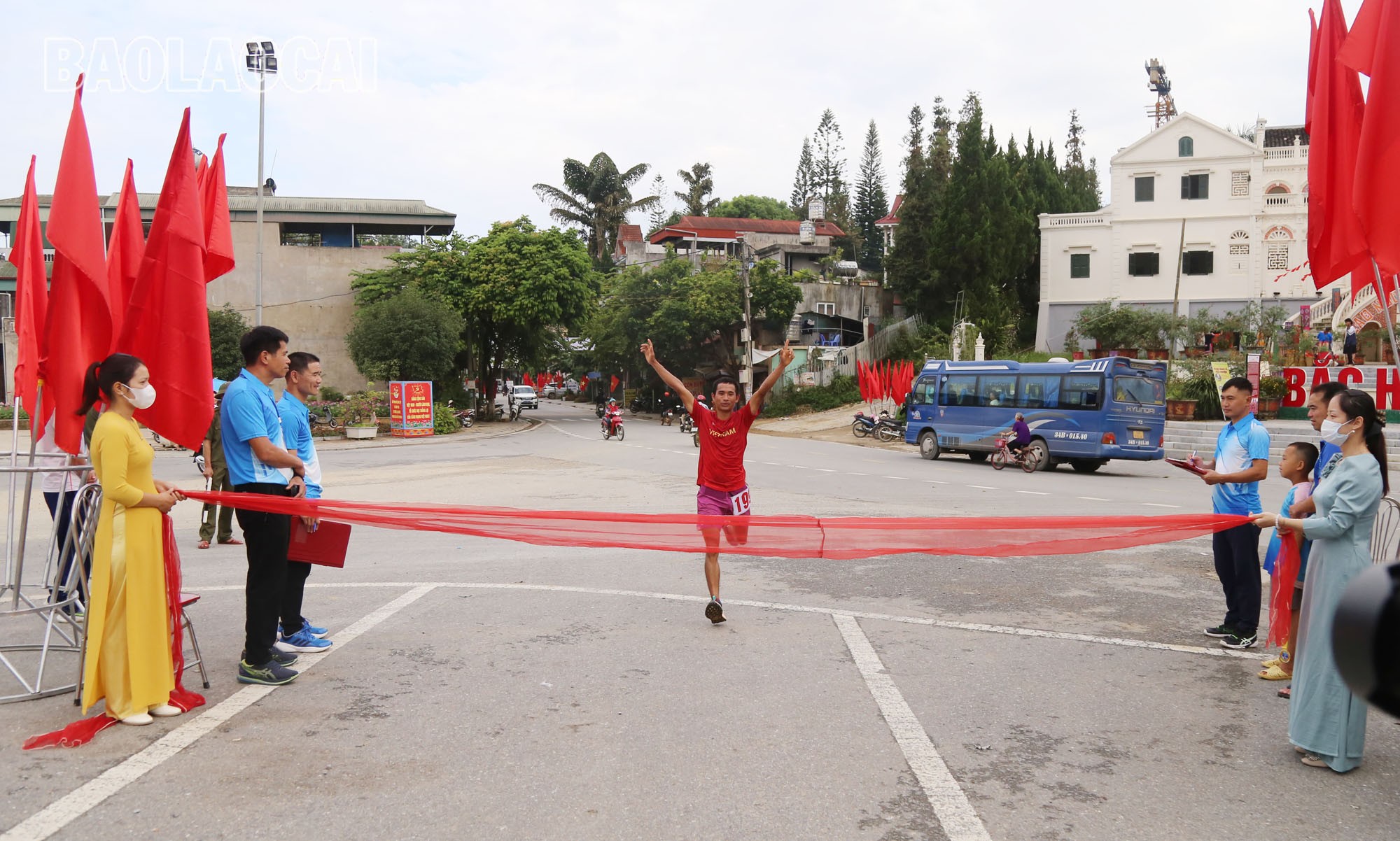 Vận động viên Ngô Văn Chính giành giải Nhất nội dung nam. a1-1.jpg