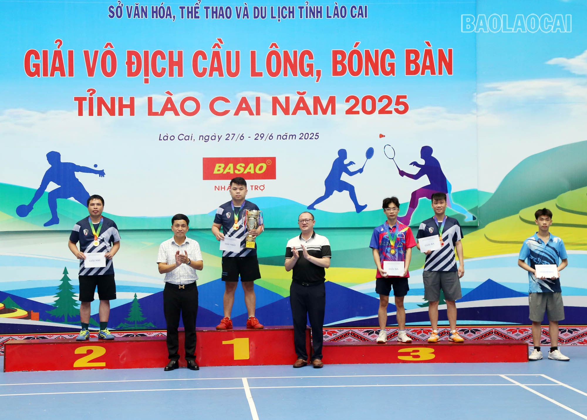 Trao giải môn bóng bàn. a1-7-5188.jpg