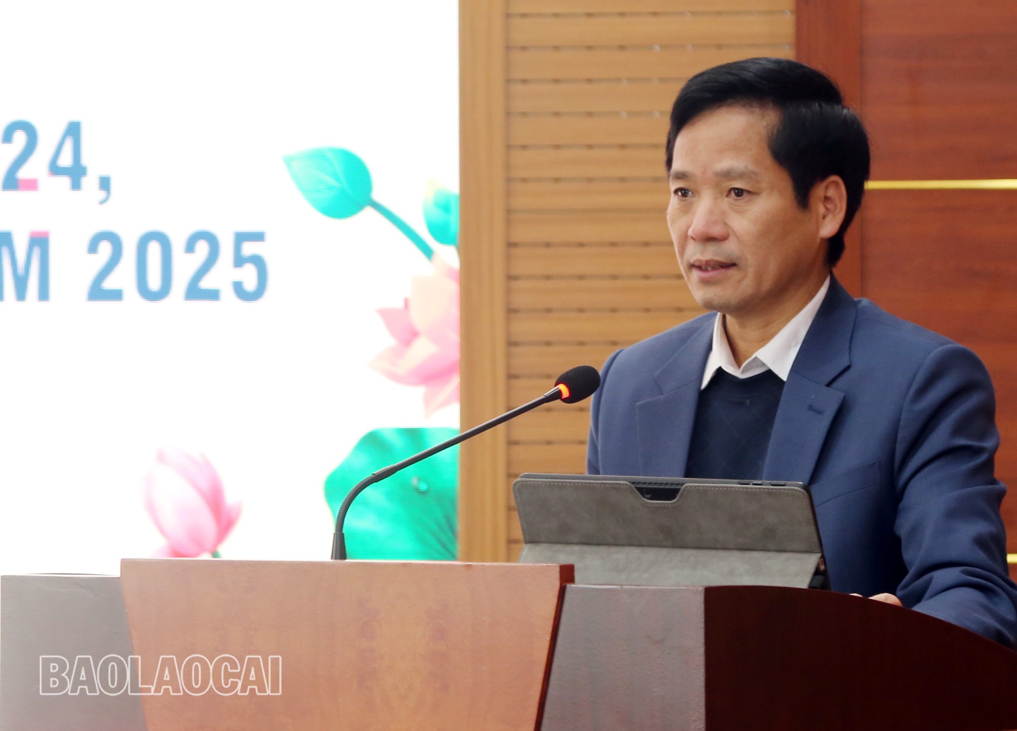 Các đại biểu tham luận tại hội nghị. bdt1-4.jpg