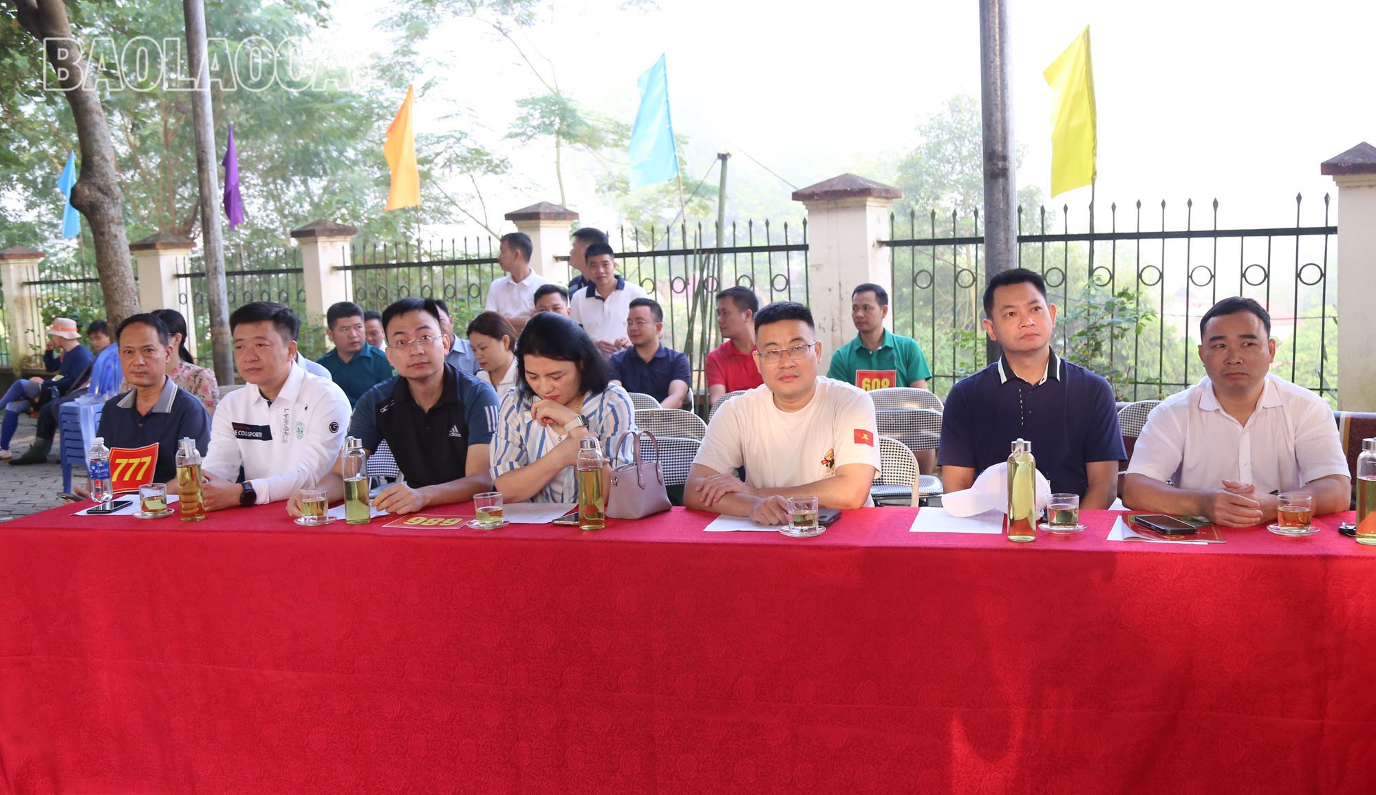Các đại biểu dự lễ khai mạc giải. ch1-3.jpg