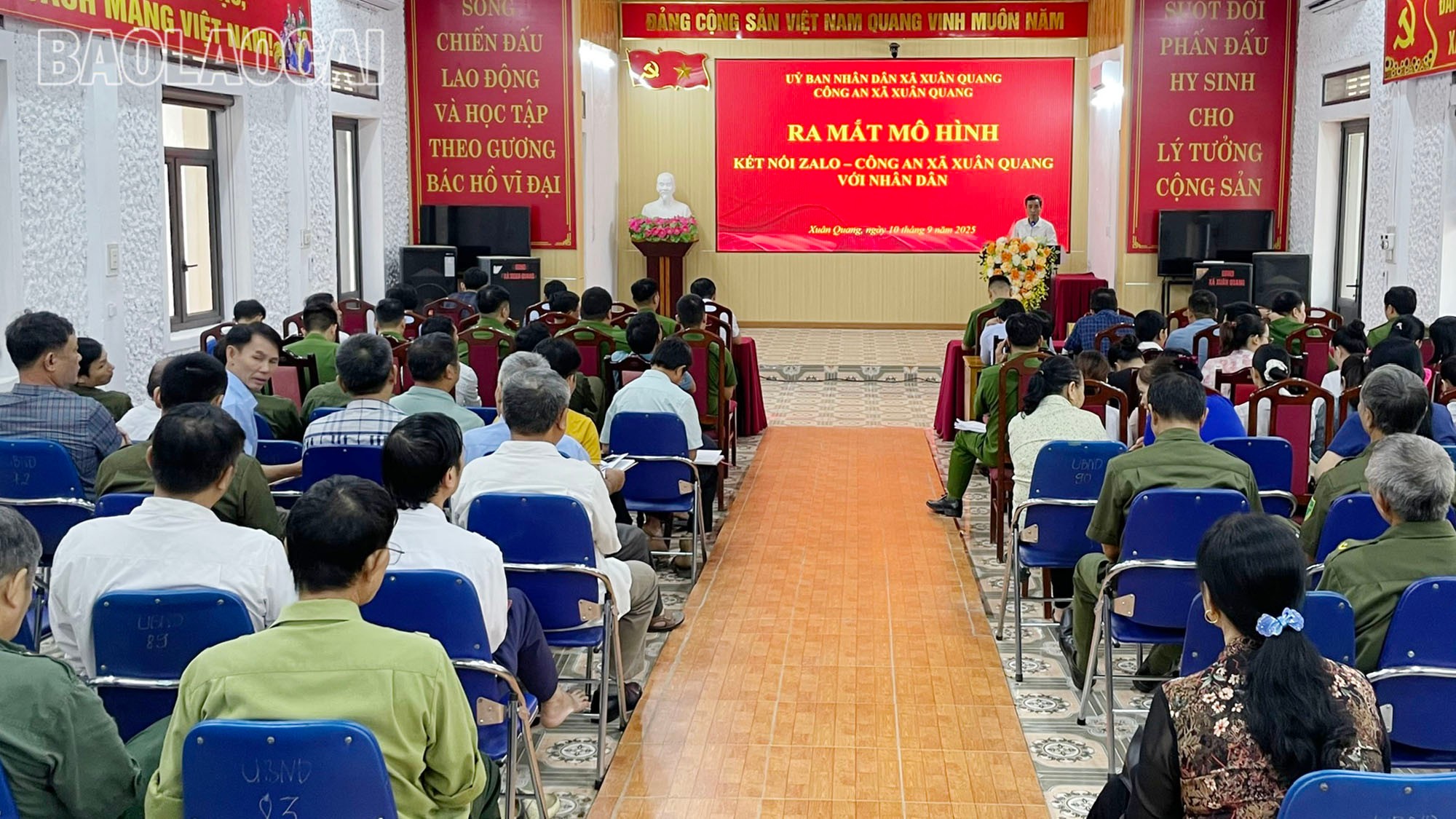 Quang cảnh buổi lễ ra mắt xq1-5.jpg