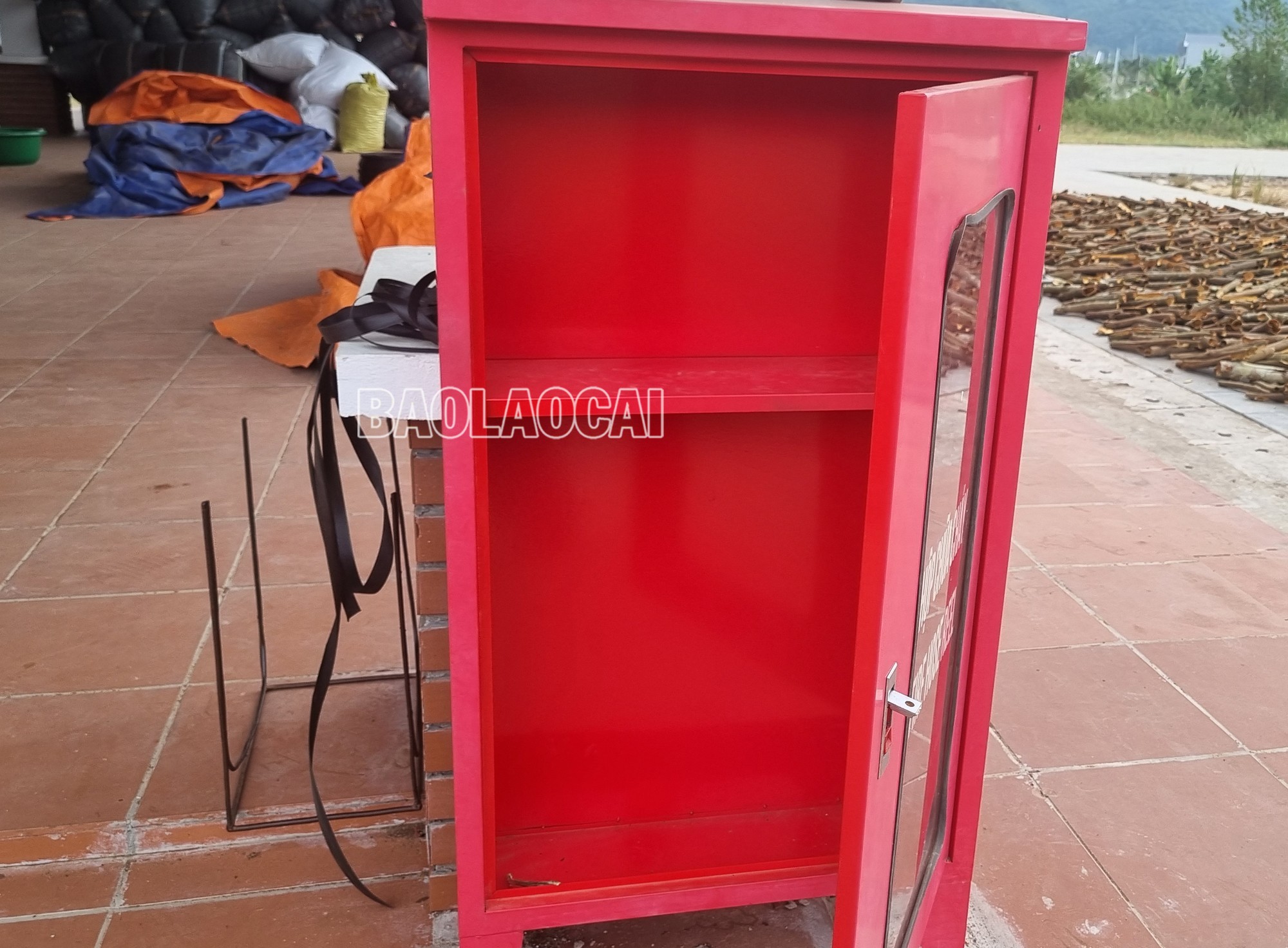 Tủ đựng thiết bị phòng cháy, chữa cháy trống rỗng. cho-chuan-5.jpg