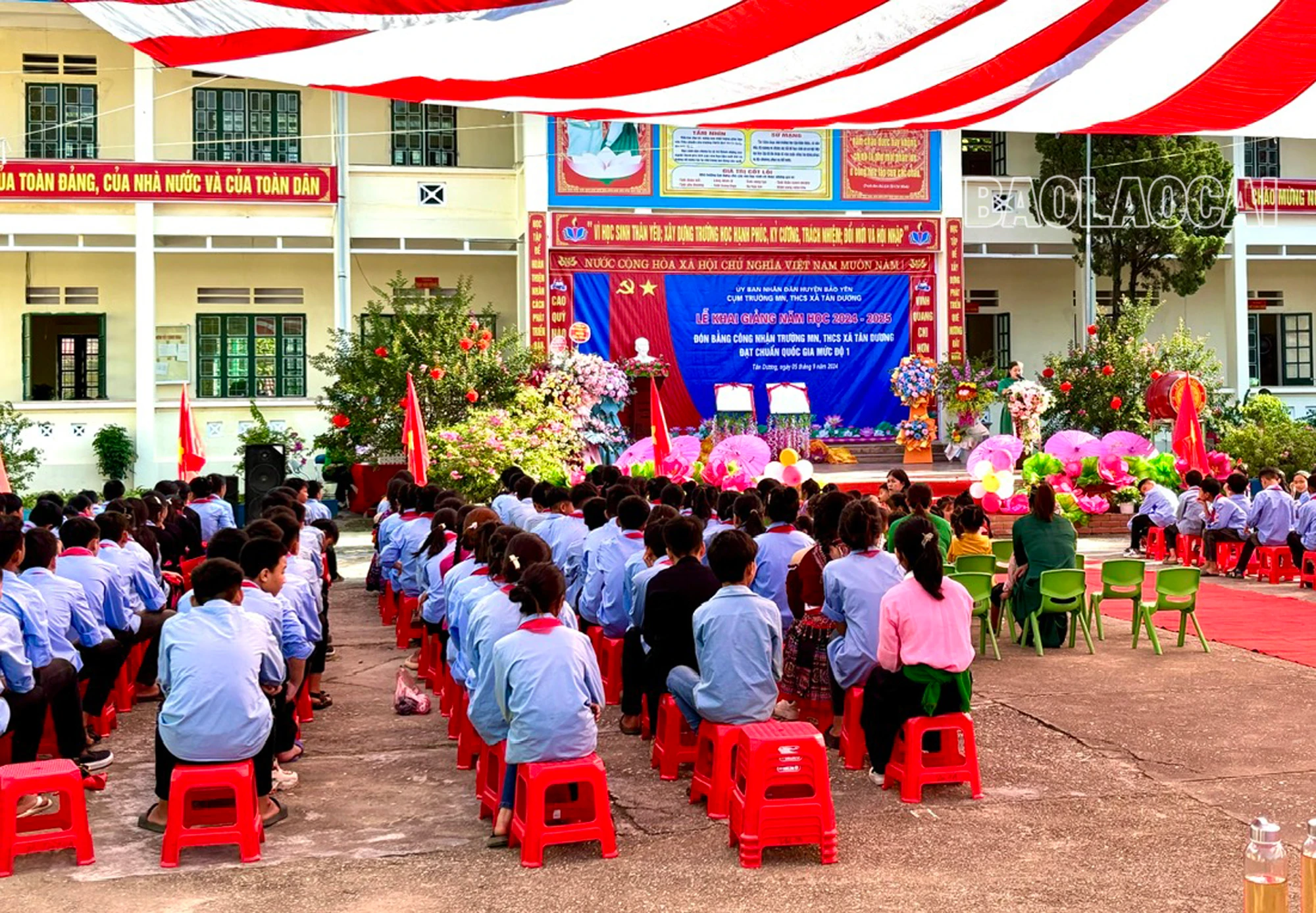 Quang cảnh lễ khai giảng.