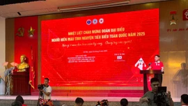 Tôn vinh 100 người hiến máu tiêu biểu