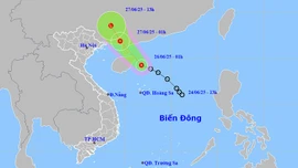 Thời tiết ngày 26/6: Áp thấp nhiệt đới trên Biển Đông gây mưa lớn diện rộng