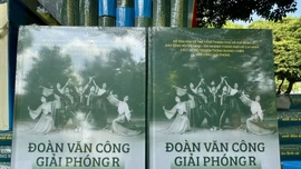 Khai mạc triển lãm và ra mắt sách 'Đoàn Văn công Giải phóng R - Một dấu ấn lịch sử'