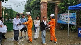 Điện lực Văn Bàn đồng hành với sĩ tử trong kỳ thi vào lớp 10 THPT năm 2025