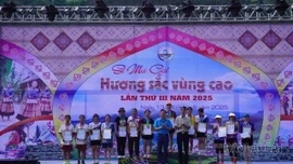 Huyện Si Ma Cai tổ chức giải chạy kết hợp leo núi “Chinh phục đỉnh Dìn Phàng" lần thứ III, năm 2025