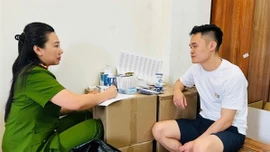 Công an TP Hà Nội triệt phá ổ nhóm sản xuất 100 tấn thuốc tân dược và thực phẩm chức năng giả