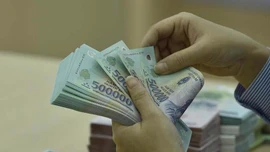 Bộ Nội vụ đề xuất mức lương tối thiểu vùng của 34 tỉnh thành sau sáp nhập