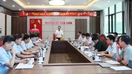 Phó Chủ tịch Thường trực UBND tỉnh Hoàng Quốc Khánh làm việc với huyện Văn Bàn về sắp xếp, sáp nhập đơn vị hành chính cấp xã