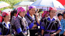 "Giữ hồn" sắc phục dân tộc Mông