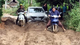 Người dân khốn khổ vì việc cải tạo, nâng cấp Tỉnh lộ 160 chậm tiến độ