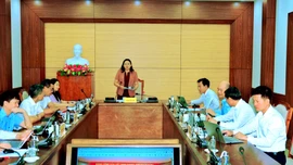 Trang trí khánh tiết cần tiết kiệm nhưng đạt hiệu quả tuyên truyền cao