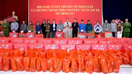 “Xuân ấm áp, Tết bình an” tại Cốc Lầu