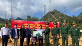 Xung kích, đi đầu trong tuyên truyền, vận động nhân dân chấp hành pháp luật