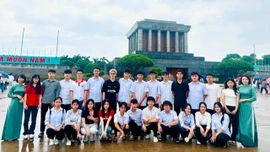 Công đoàn Công ty TNHH MTV Apatit Việt Nam tuyên dương, khen thưởng học sinh tiêu biểu năm học 2024 - 2025