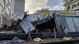 Hơn 2.500 căn nhà bị tốc mái do bão số 13, cảnh báo mưa lớn tại nhiều tỉnh