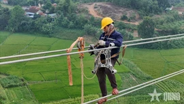 Dự án đường dây 500kV Lào Cai - Vĩnh Yên tăng tốc để về đích