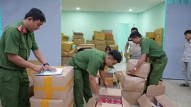 Phá đường dây sản xuất tiêu thụ mỹ phẩm giả bằng hóa chất quy mô lớn