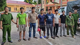 Công an xã Lâm Giang bắt giữ nhóm đối tượng đánh bạc bằng hình thức “chơi liêng”