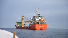 Iran cho phép một số tàu đi qua eo biển Hormuz