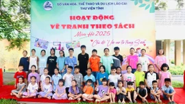 Gần 50 học sinh tham gia hoạt động “Vẽ tranh theo sách” với chủ đề “Ước mơ từ trang sách”