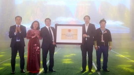 Lễ công bố và đón nhận Bằng xếp hạng Di tích danh thắng cấp tỉnh đối với đỉnh Ngũ Chỉ Sơn