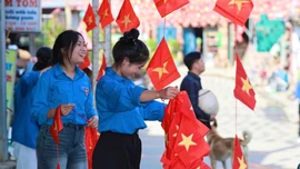 Xã Tả Van, phường Cầu Thia thực hiện công trình chào mừng Quốc khánh và đại hội đảng các cấp