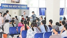 Lao động mất việc có thể ngồi nhà làm thủ tục hưởng trợ cấp thất nghiệp từ 21/7