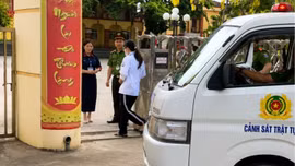 Lào Cai: Công an xã Trấn Yên kịp thời hỗ trợ thí sinh đến điểm thi an toàn, đúng giờ