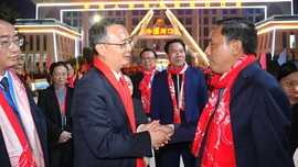 Đoàn đại biểu Đảng, chính quyền tỉnh Lào Cai nhập cảnh về nước