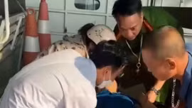 Công an xã Việt Hồng kịp thời cứu giúp người dân bị nạn
