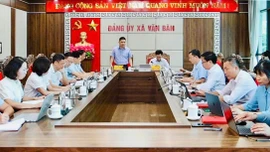 Tổ công tác số 10 của Tỉnh ủy làm việc với xã Văn Bàn, Võ Lao