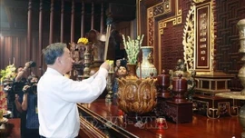 Tổng Bí thư Tô Lâm dâng hương tưởng niệm các Anh hùng liệt sĩ tại Điện Biên