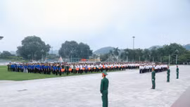 Thiêng liêng Lễ Chào cờ tháng 8: Bản hùng ca mùa thu ở Lào Cai