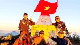 Chinh phục đỉnh Lảo Thẩn, nơi giao hòa của trời mây và đại ngàn Tây Bắc