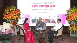 Ra mắt trọn bộ tiểu thuyết sử thi 'Nước non vạn dặm' về Chủ tịch Hồ Chí Minh