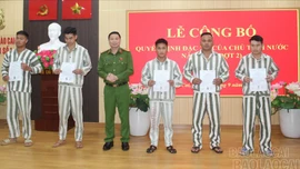 Công bố quyết định đặc xá cho 16 phạm nhân