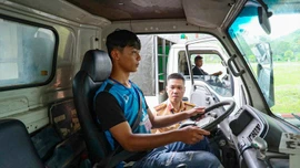 Quyết định giảm 30% lệ phí đăng ký xe, rút ngắn thời gian cấp giấy phép lái xe