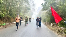 Xã Y Tý tổ chức chạy bộ chào mừng thành công Đại hội đại biểu toàn quốc lần thứ XIV của Đảng