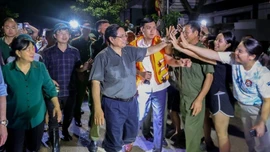 Tình dân tộc, nghĩa đồng bào trong mưa lũ