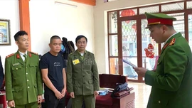 Khởi tố đối tượng đổ trái phép hơn 360 tấn chất thải xây dựng ra môi trường