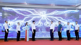 Phó Bí thư Thường trực Tỉnh ủy, Chủ tịch HĐND tỉnh Hoàng Giang dự lễ ra mắt “Thôn số” tại Yên Bình