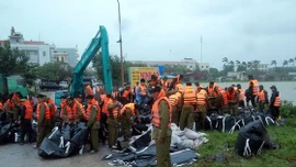Thủ tướng chỉ đạo khẩn trương hỗ trợ nhân dân khắc phục hậu quả bão số 10 và mưa lũ
