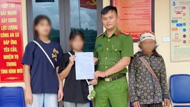 Lào Cai: Giúp 2 học sinh trở về nhà an toàn sau gần 2 tháng đi làm thuê
