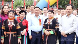 Thường trực Ban Bí thư Trần Cẩm Tú dự Ngày hội Đại đoàn kết toàn dân tộc tại 2 thôn Hồ Sen, Ngòi Lẻn, xã Thác Bà